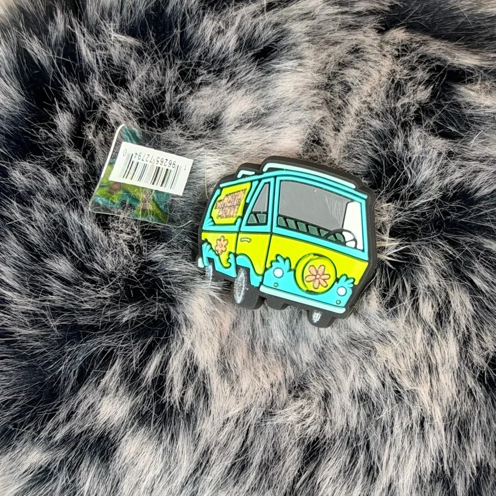 Mystery inc van croc charm